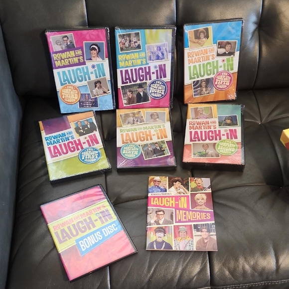 Rowan & Martin's Laugh-In Complete Series Box Set - Picture 2 of 4